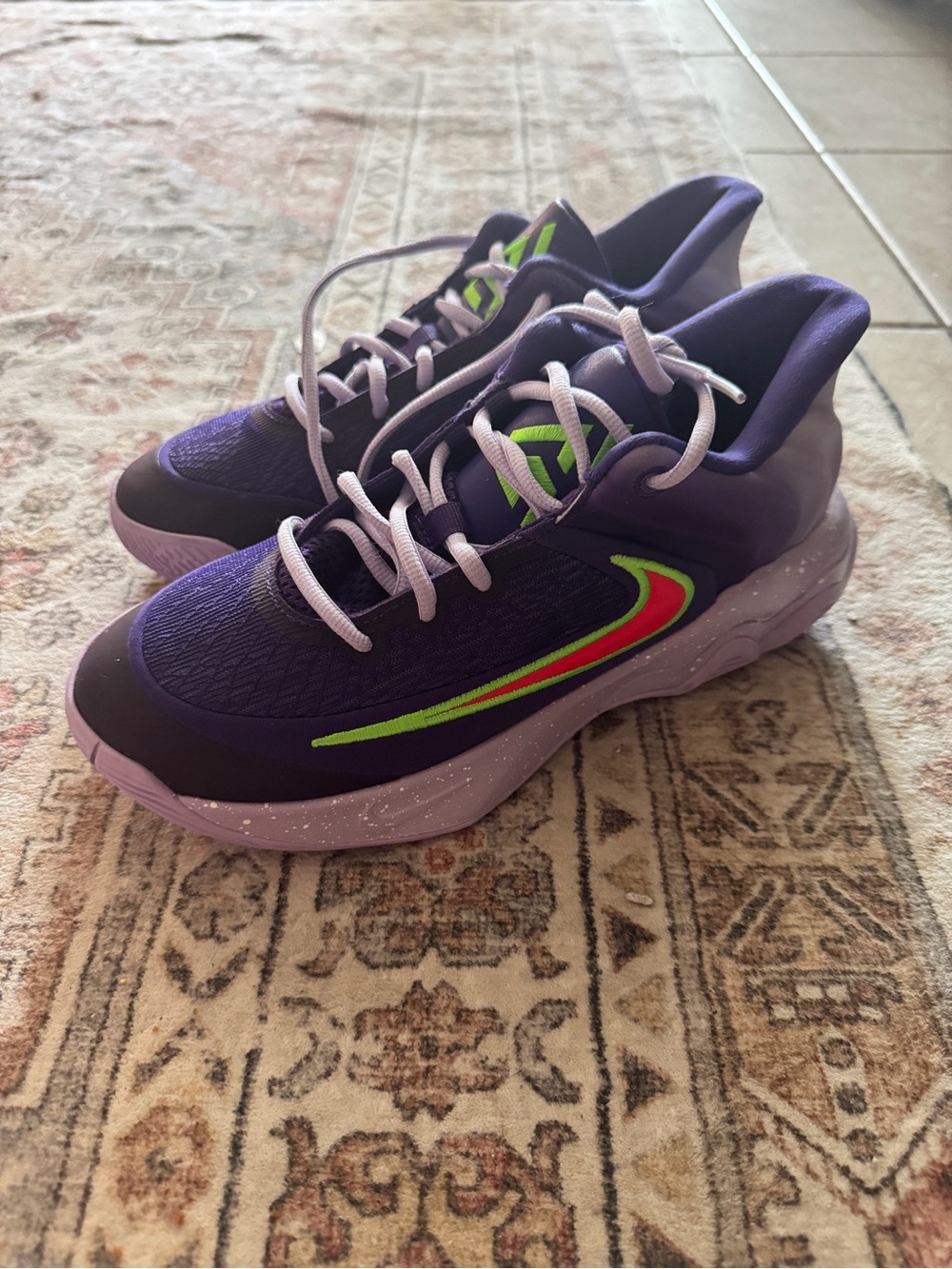 Nike Gianni’s Immortality 4 Basketball Shoes Kids Purple Sneakers size 7
